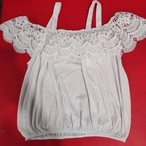 Ardene Curve white top with lace neck and shoulder women's size 1X